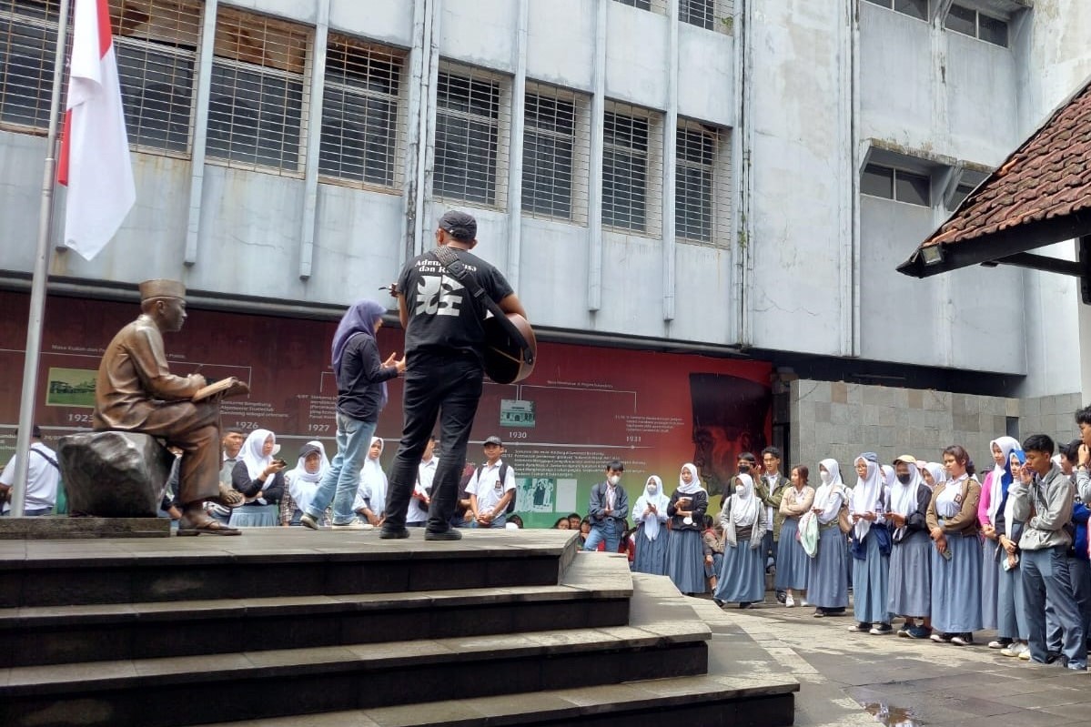 Telusuri Bangunan Tua di Kota Bandung, Belajar Sejarah Jadi Lebih Menyenangkan