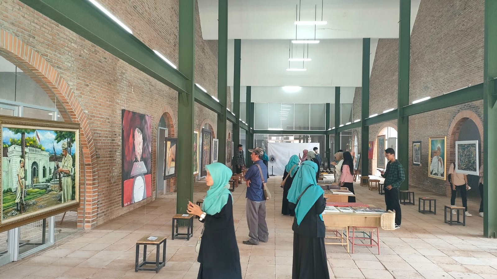 Disparbud Jabar Fasilitasi Pameran Seni Rupa yang Digelar Seniman Kota Cirebon